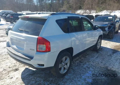 2013 Jeep Compass Latitude z USA, uszkodzony, nr VIN 1C4NJDEB9DD280729